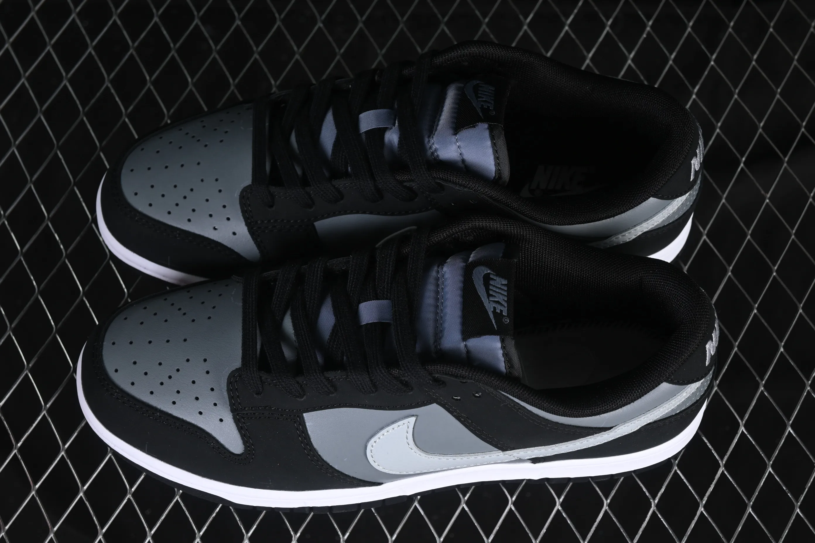 All categories Nk SB Dunk series Nk SB Dunk Low low-top sneakers Nike SB Dunk Low black gray low-top casual sneakers IB3079-001